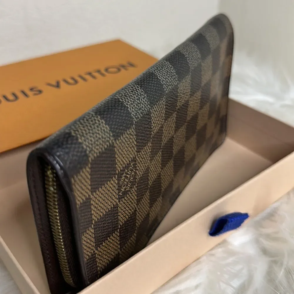 💯 Authentic Damier Ebene Zipped Long Wallet 🍀